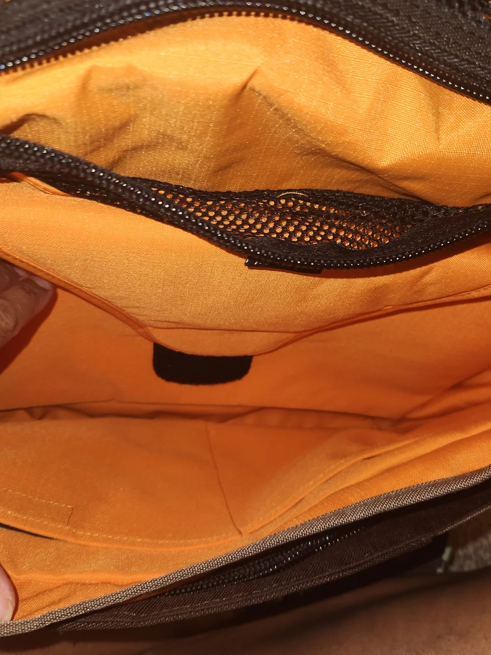 Crumpler Men's Brown Robo Bob Laptop Bag. The Hee-Goer HG-07A NWT